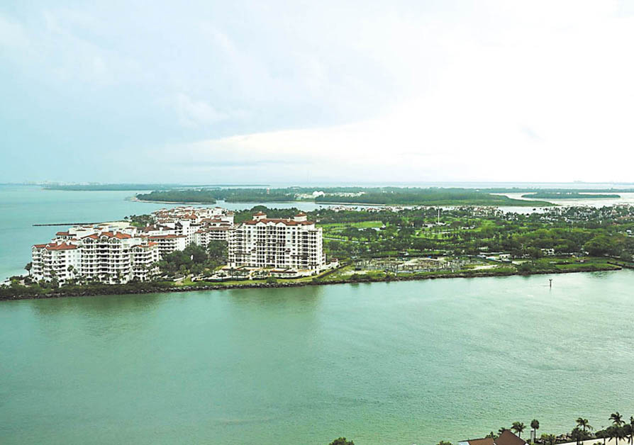 Pricy Fisher Island land goes for sewerage