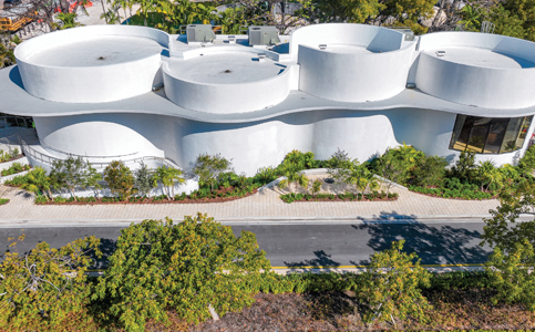 Holocaust Memorial Miami Beach Opens New Education Center, Draws Thousands